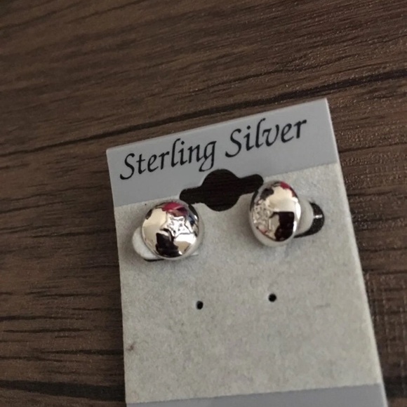 Sterling Silver stud earrings with star stamp - Picture 3 of 4